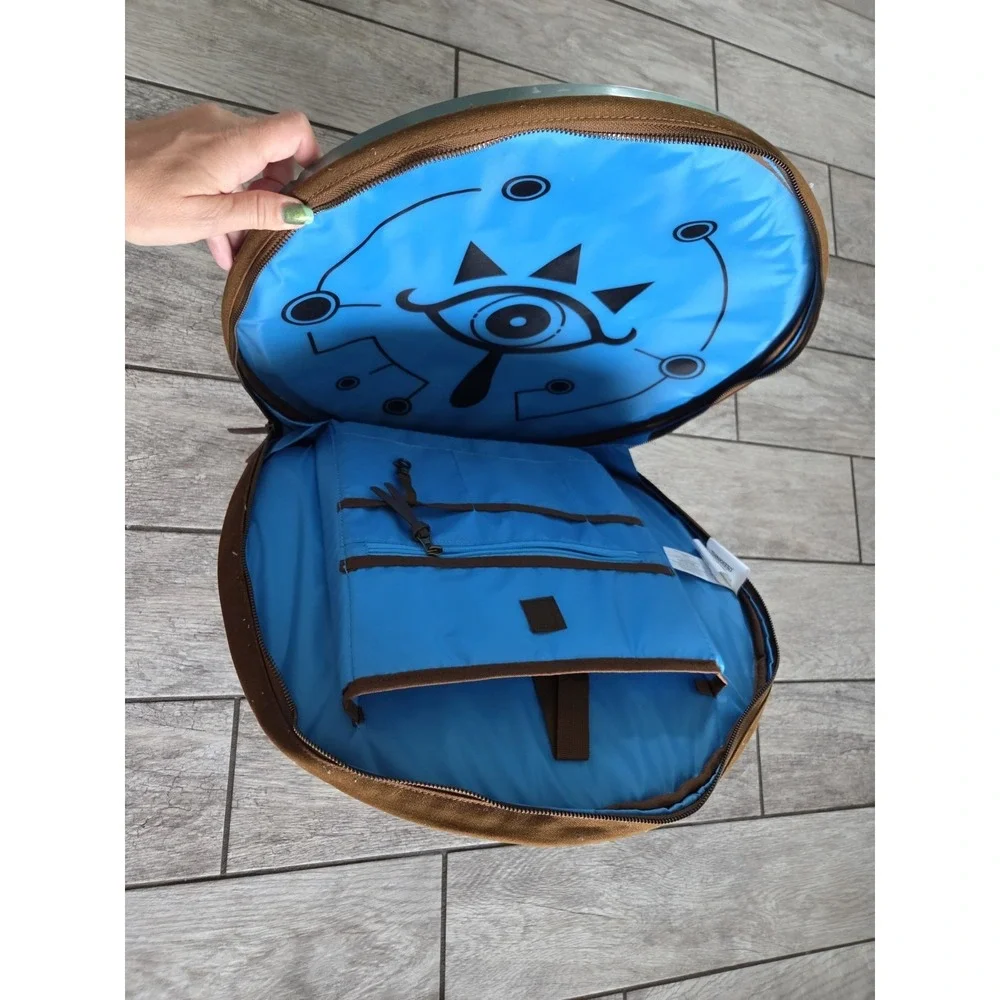 ThinkGeek Zelda Breath of the Wild Traveler's Shield Backpack Nintendo Rare 2017